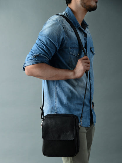 Enzo Black Side Messenger