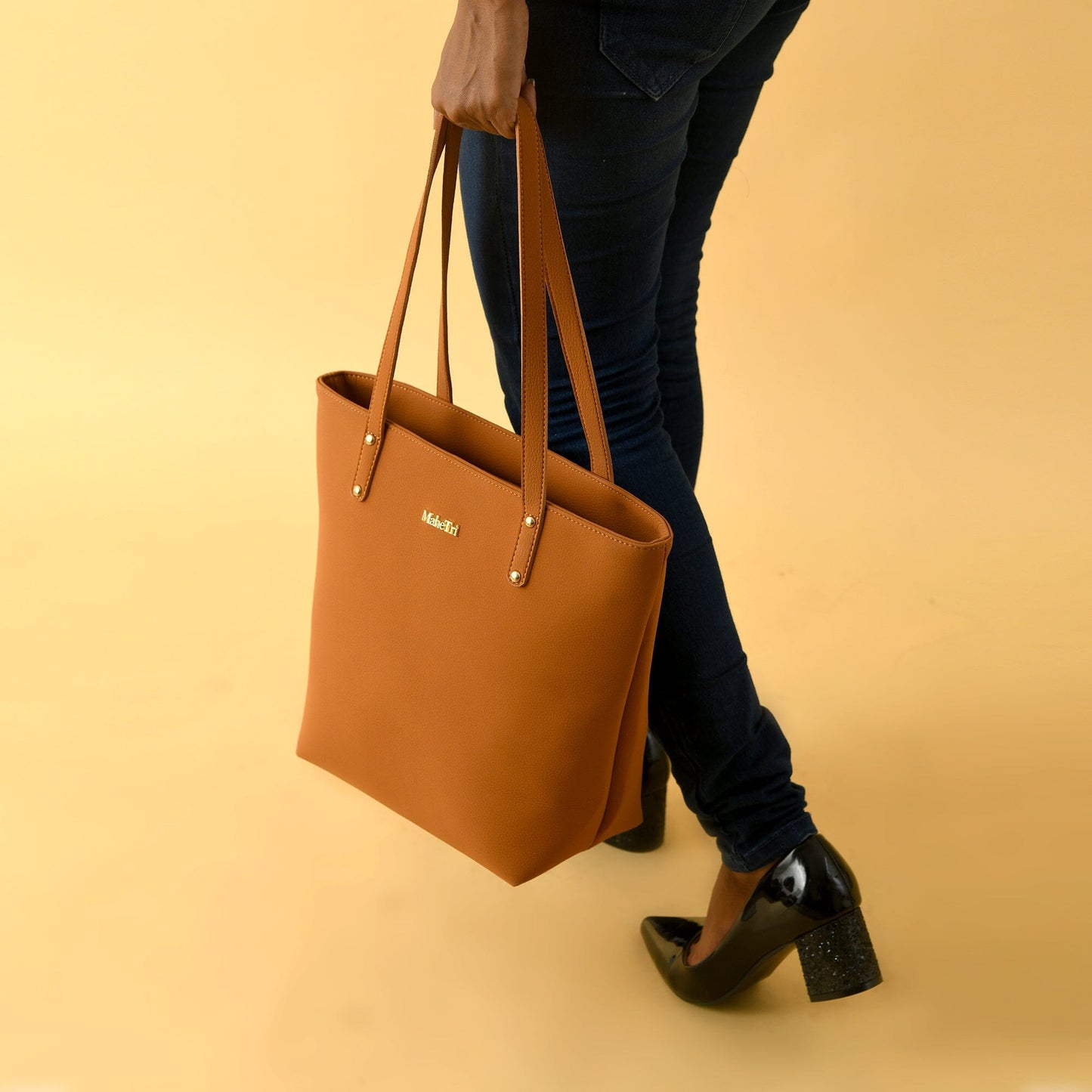 Era Vegan Leather Tote - Tan Brown