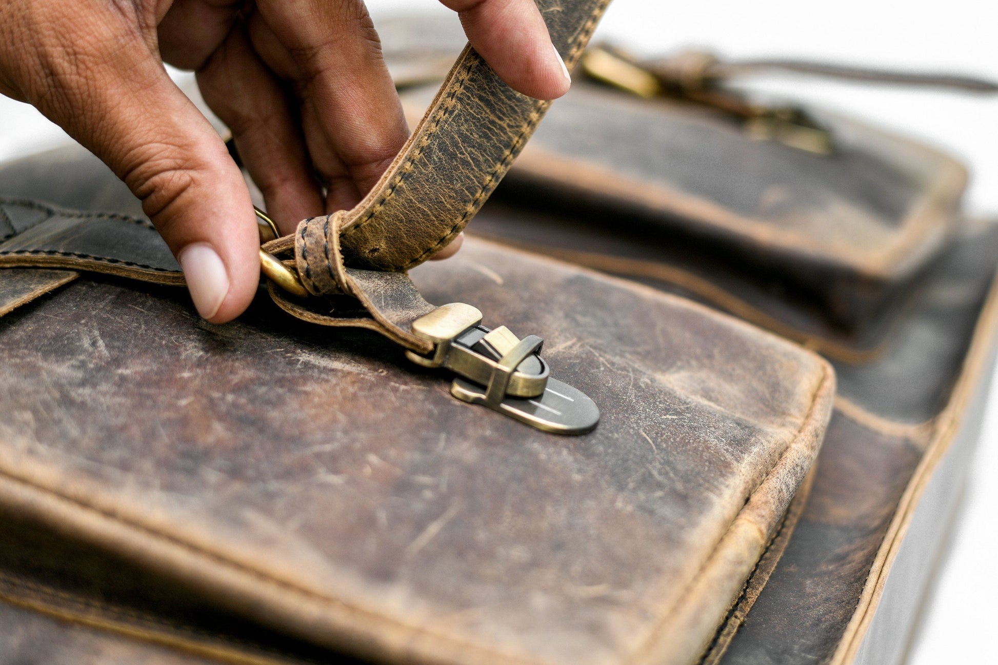 leather laptop messenger bag